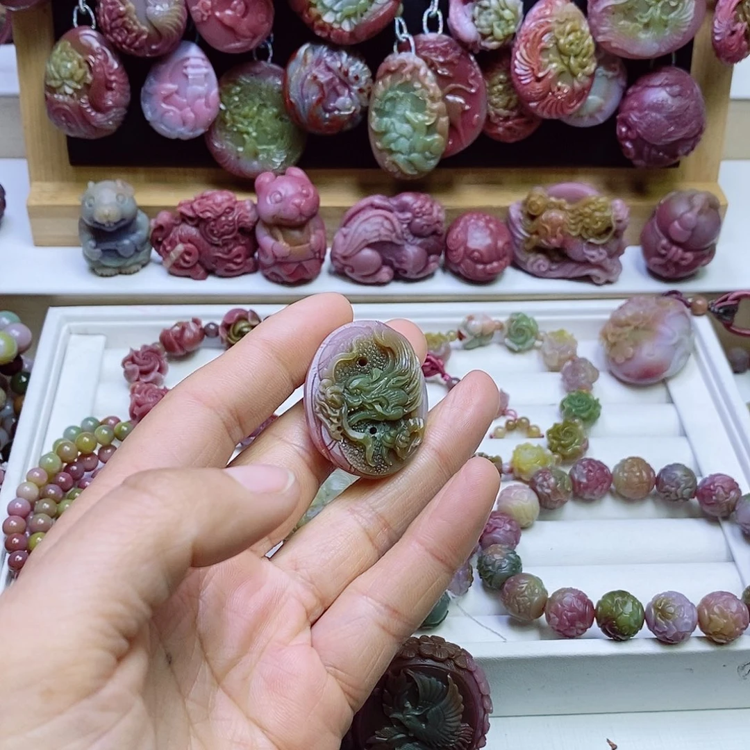 玛瑙/玉髓盐源玛瑙吊坠未镶嵌