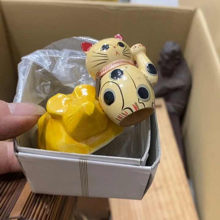 恭***撒中古品有微瑕，谨慎入手