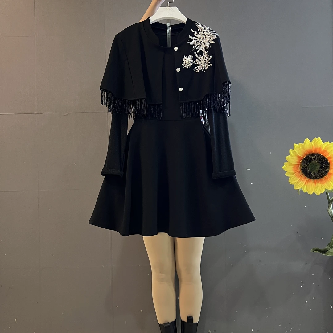 新款时尚气质千金风重工披肩斗篷➕连衣裙洋气显瘦两件套