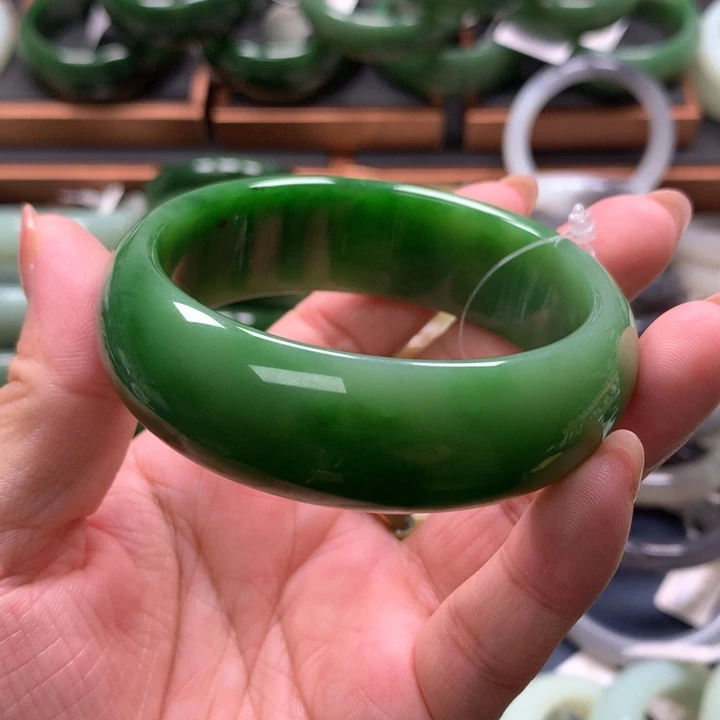 【闪购商品】未镶嵌手镯和田玉（碧玉）