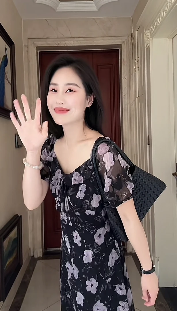 Miss Huo 印花连衣裙 黑紫花 A 2538