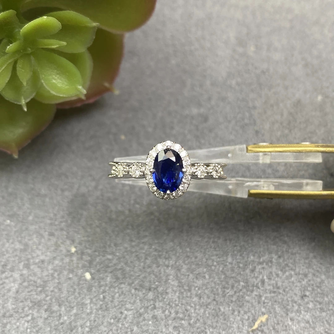 F239–FS-无烧皇家蓝蓝宝石戒指0.84ct/18K金3.966g钻0.18ct/GUILD