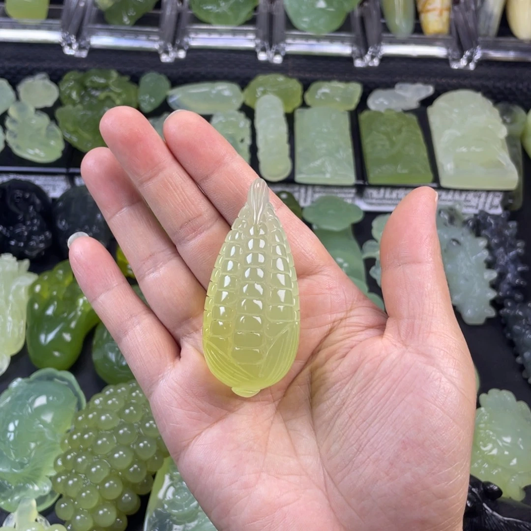 蛇纹石玉未镶嵌珠宝奇石