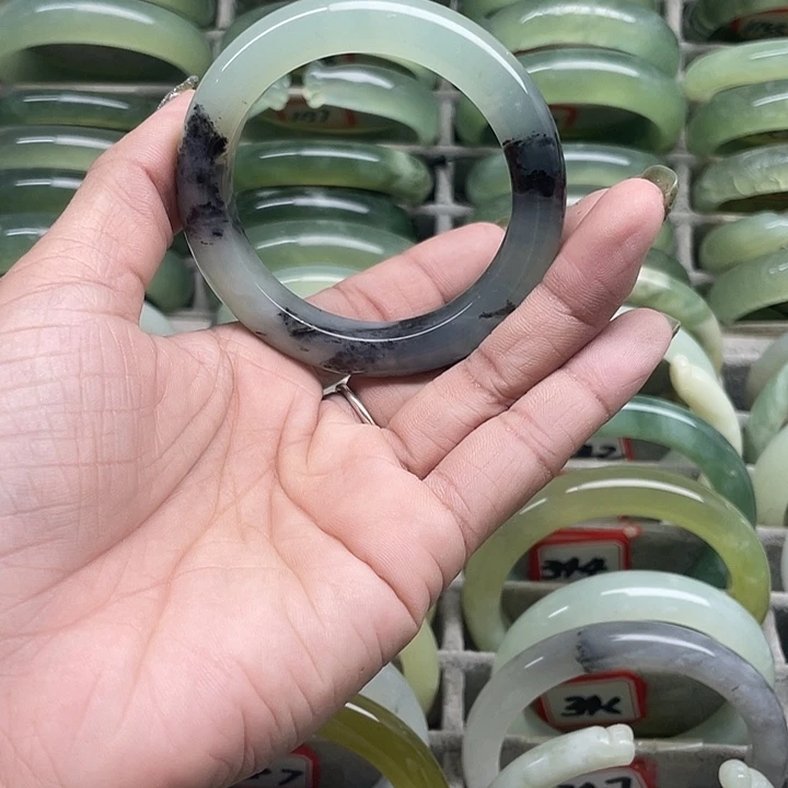 蛇纹石玉未镶嵌手镯360