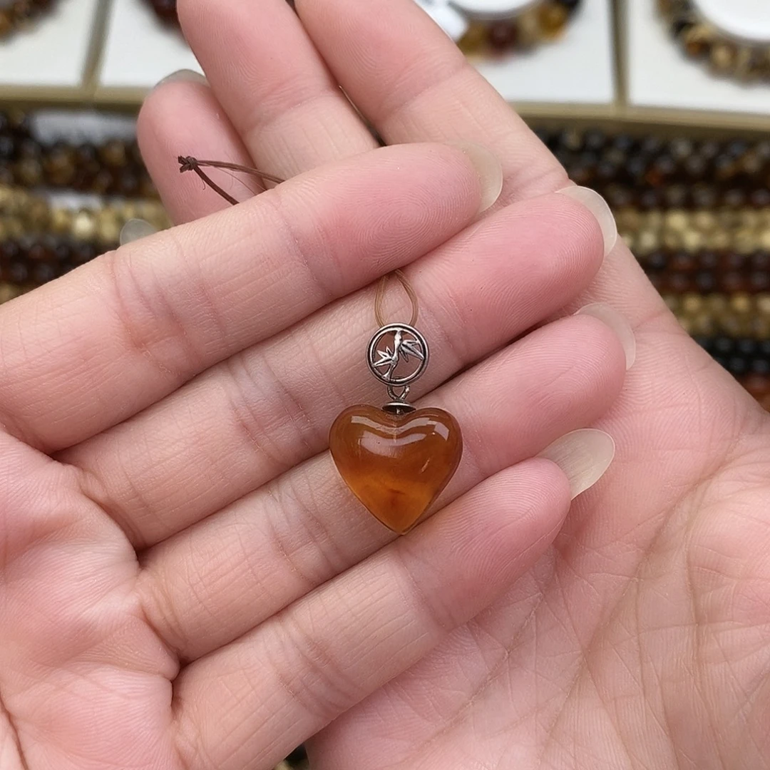 琥珀未镶嵌裸石琥珀