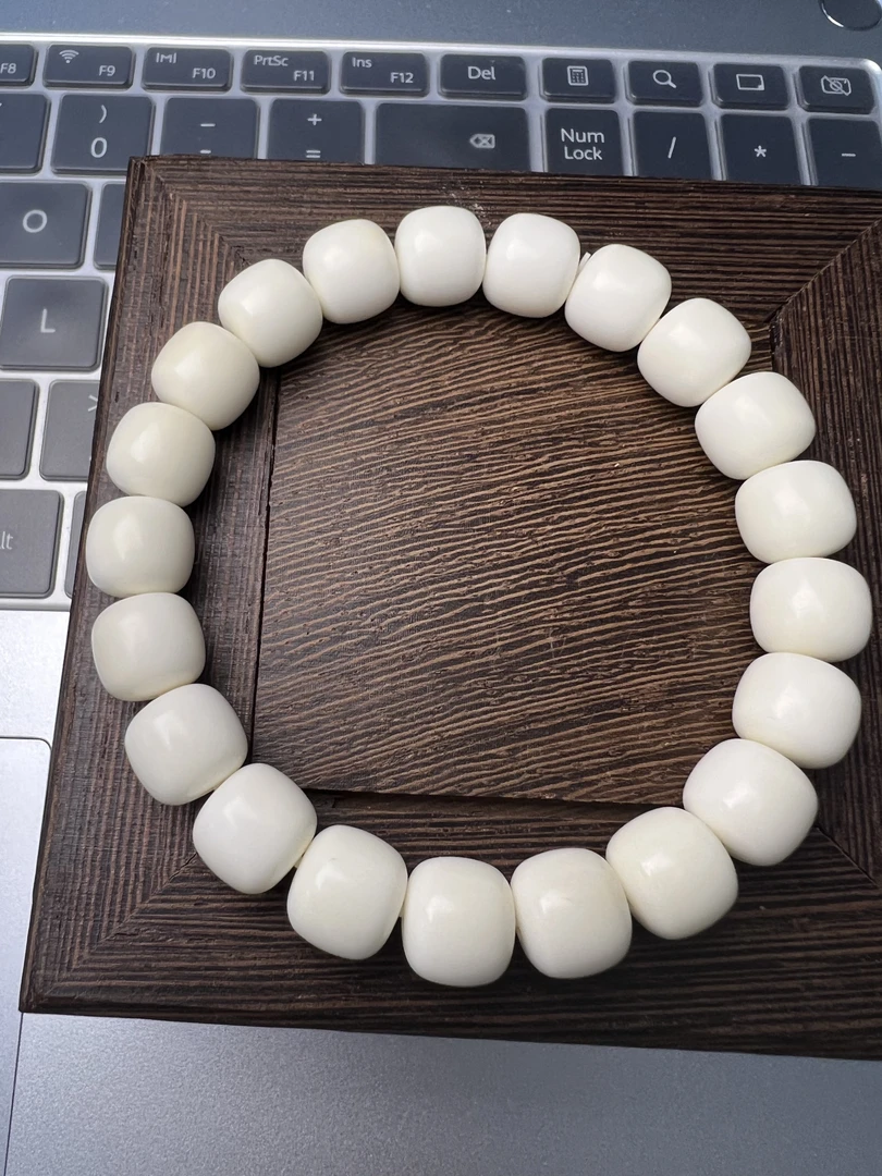 纯天然白玉菩提(非菩提根）老型单圈卡11实尺.