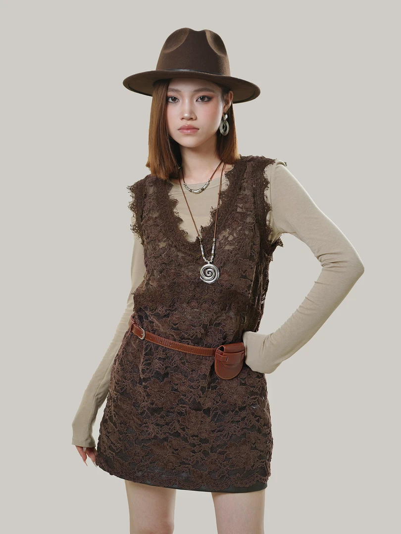 老吴的衣橱 设计感蕾丝背心女百搭时尚老钱风无袖上衣C211