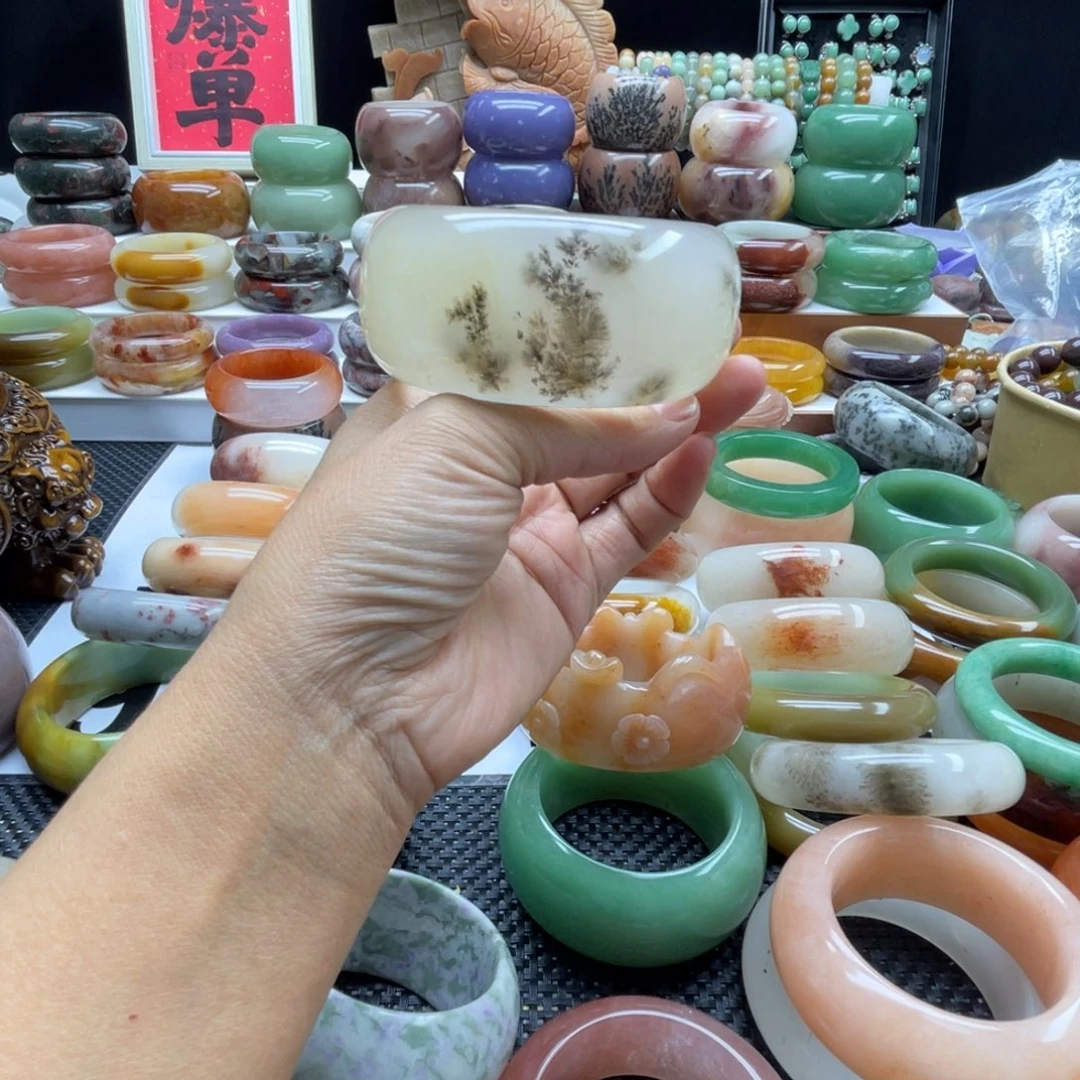 星***辰石英岩玉未镶嵌手镯