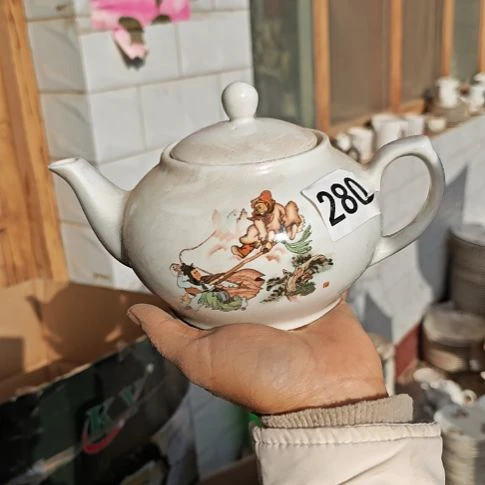 库存瓷片三打白骨精壶嘴有磕碰