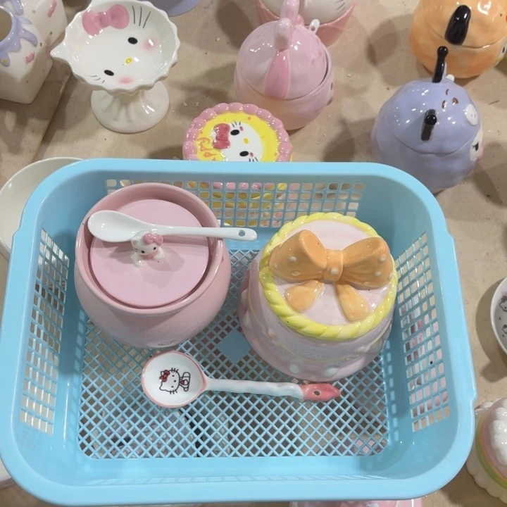 紫砂在干嘛呀亲爱呢