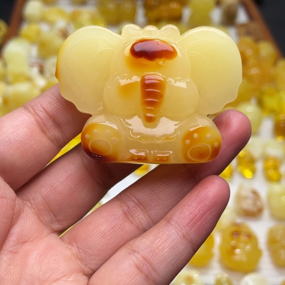琥珀未镶嵌颈饰蜜蜡小飞象