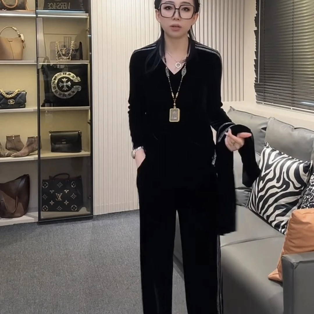 设计感时尚爆款套装2025秋季新款气质显瘦丝绒长袖V领上衣阔腿裤