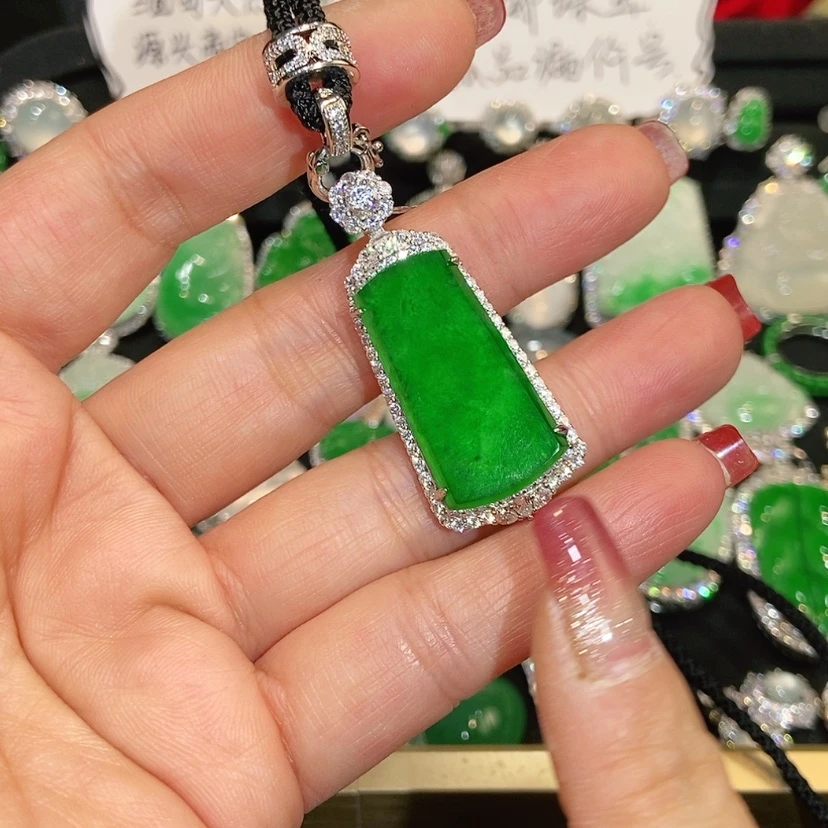 【闪购商品】颈饰未镶嵌翡翠天然翡翠