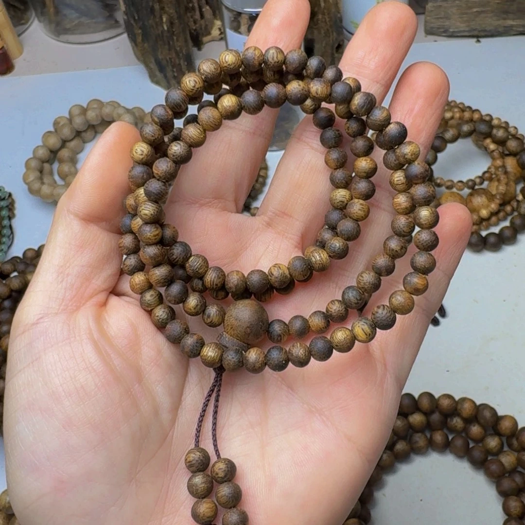 沉香沉香碎屑绿棋99沉0.5，9.4克