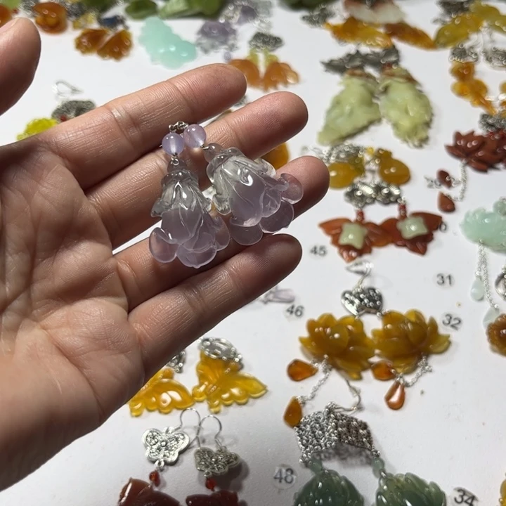 蛇纹石玉合金耳饰