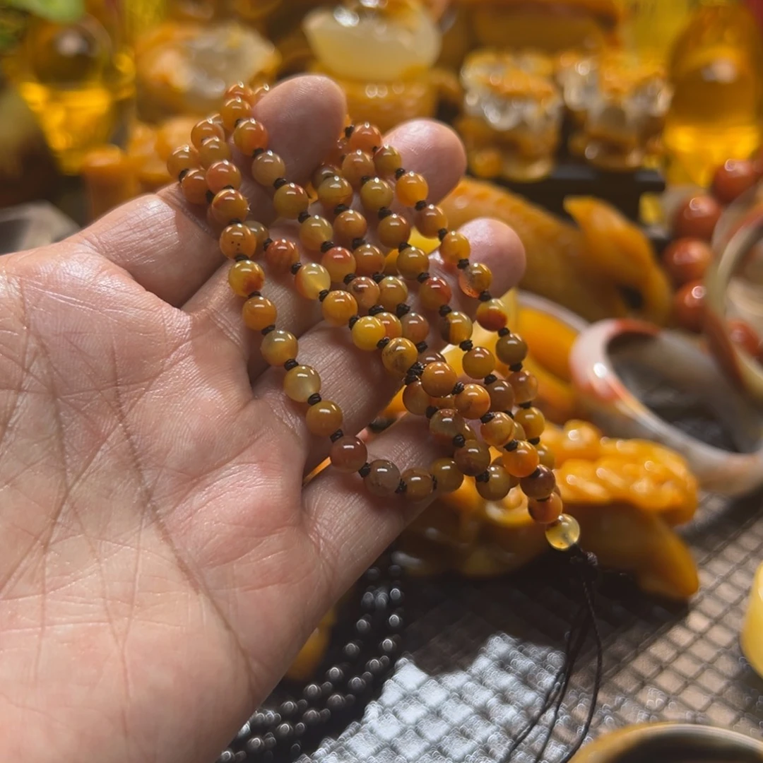 石英质玉未镶嵌颈饰