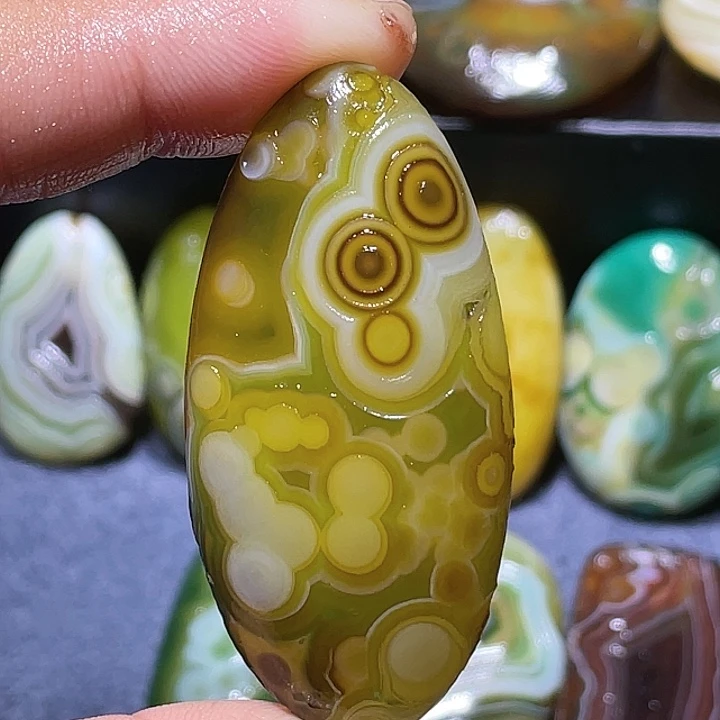 玛瑙/玉髓未镶嵌珠宝奇石