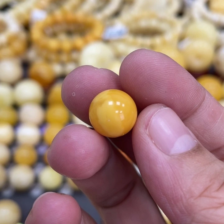 裸石蜜蜡未镶嵌11.6mm瑕疵