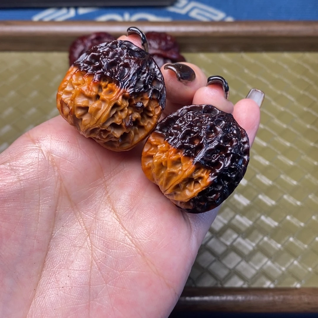 文玩核桃吊坠焦糖龙眼