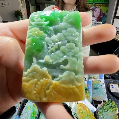 翡翠未镶嵌颈饰翡翠