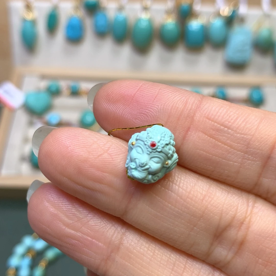 绿松石配饰未镶嵌