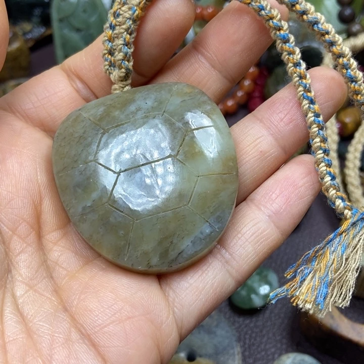 岫岩老玉（透闪石质玉）未镶嵌把件