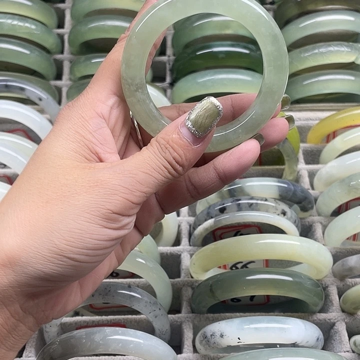 蛇纹石玉未镶嵌手镯60