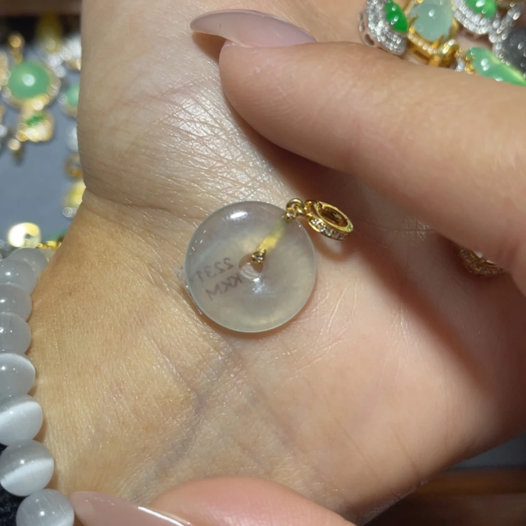 【闪购商品】翡翠吊坠(不含链)18K金镶嵌