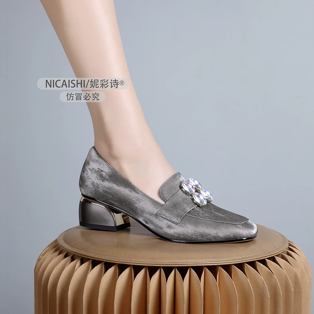 2025年新款欧美高级感舒适乐福鞋不累脚单鞋气质时尚百搭粗跟1069