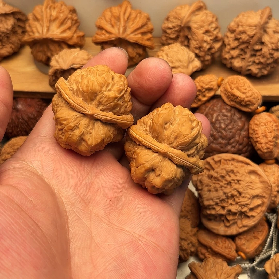 刘****文玩核桃吊坠蛤蟆