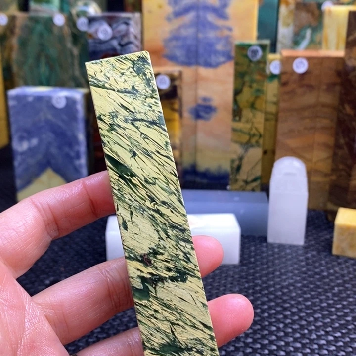 四川石霜**奕青田石印章石