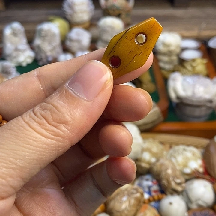 太****配饰骨头雕刻一个出