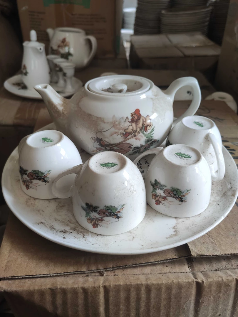 库存微瑕三打白骨精多孔茶壶一套容量500毫升左右