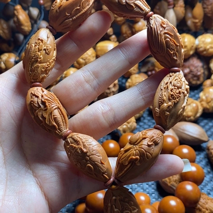 吊坠橄榄核荷塘月色