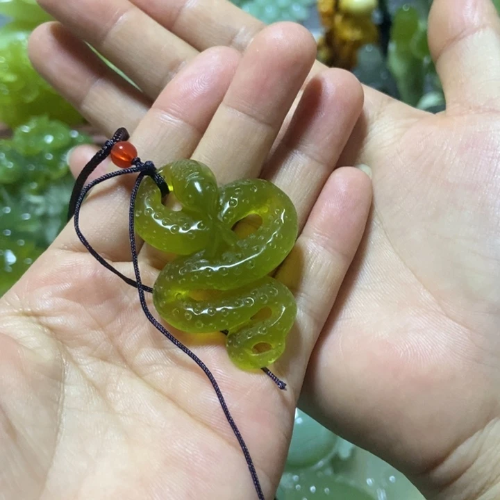 【闪购商品】未镶嵌蛇纹石玉挂件妞*球