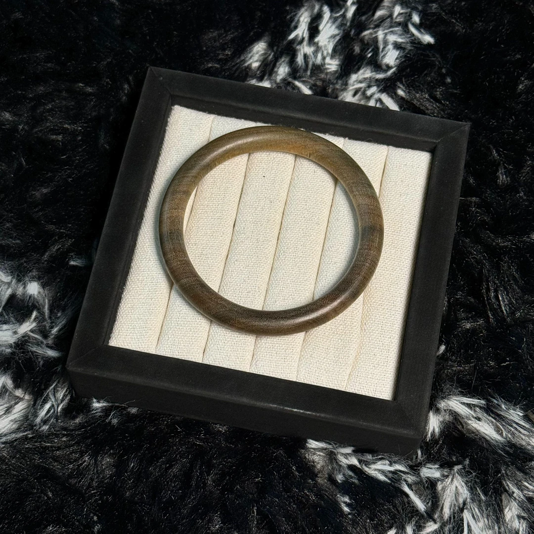 月初原创设计饰品 Q815 绿檀手镯 多样性发货