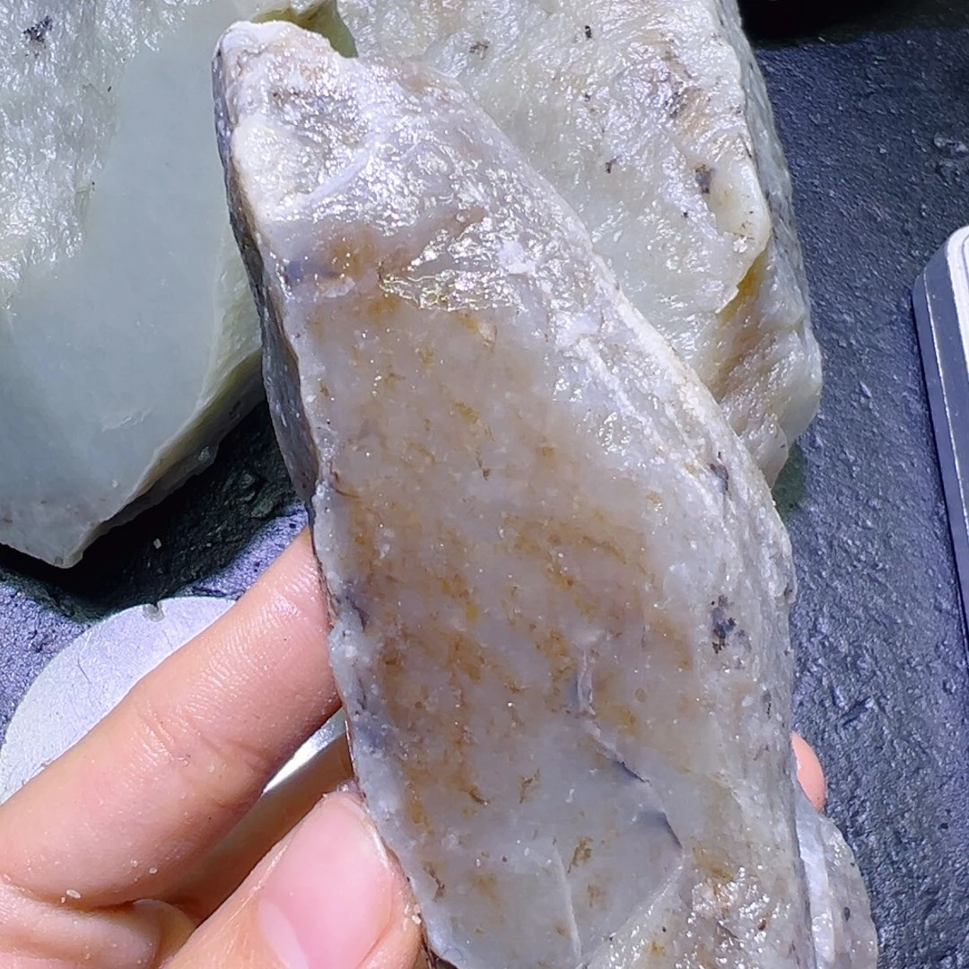 和田玉未镶嵌珠宝半成品