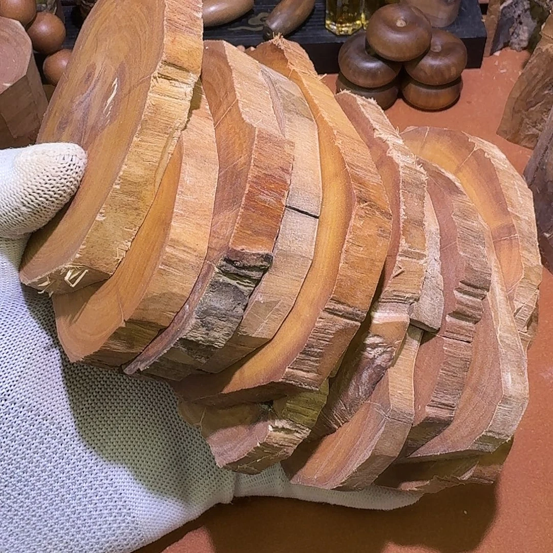 檀香木老山檀香原料80-100克左右