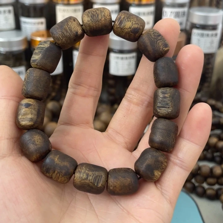 沉香沉香碎屑白奇瘤疤1.2单圈13g+