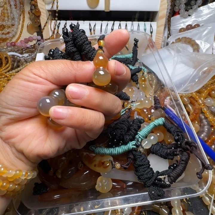 玛瑙/玉髓耳钉合金葫芦吊坠