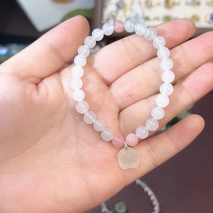 蛇纹石玉手链未镶嵌?