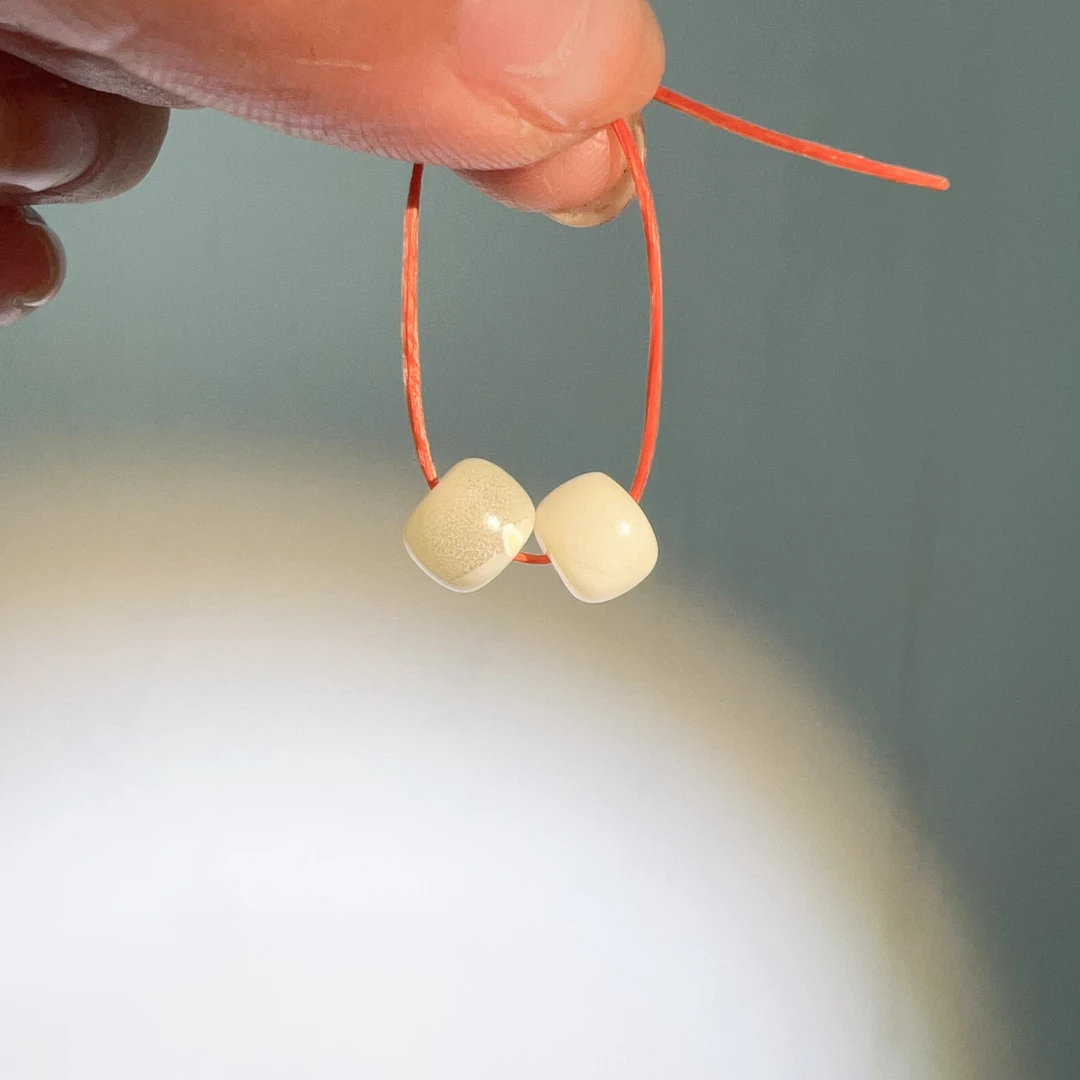 7.5mm白花蜡老型珠裸珠2粒