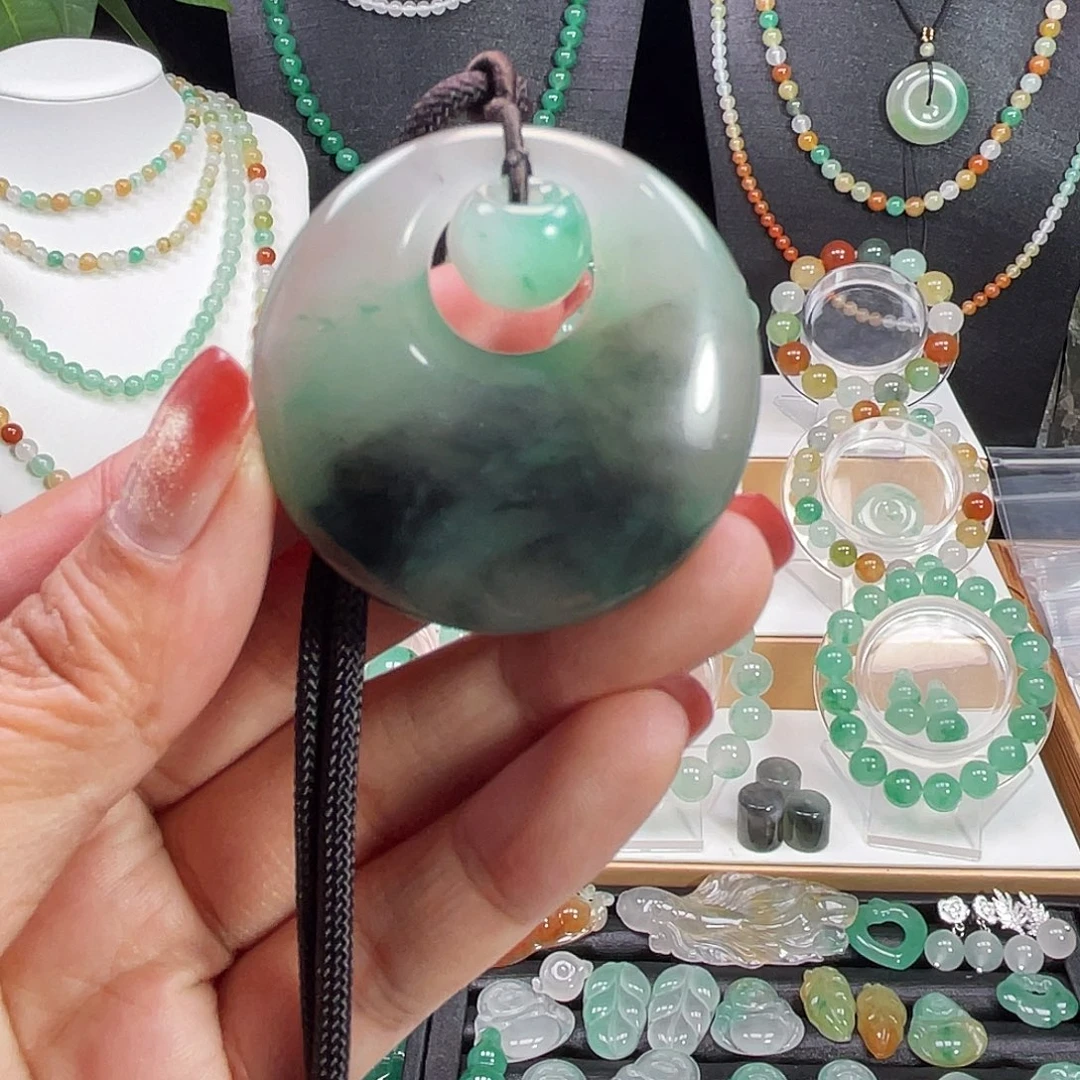 石英质玉未镶嵌颈饰