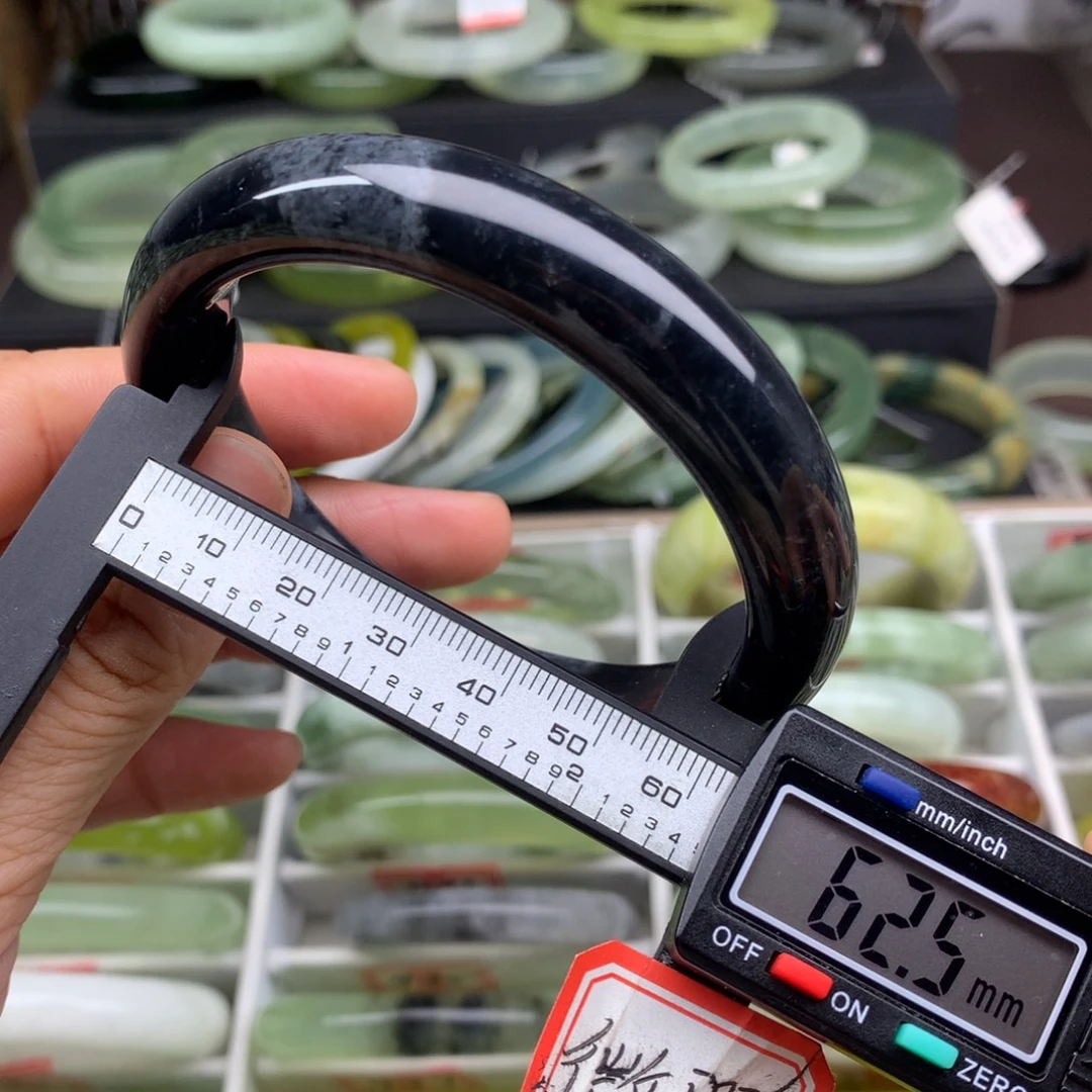 蛇纹石玉未镶嵌手镯492