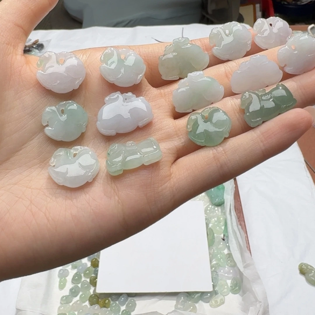 未镶嵌挂件翡翠福利1个，不包邮，拍一单邮费发货