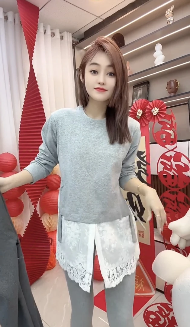 蕾丝拼接打底衫T恤女春季新款中长款大码屁帘内搭叠穿上衣