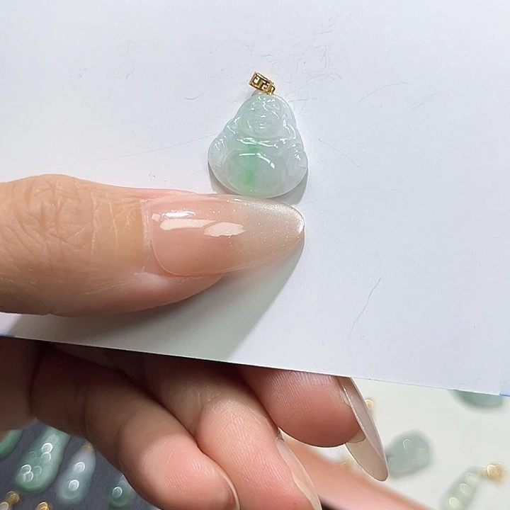 颈饰18K金镶嵌翡翠