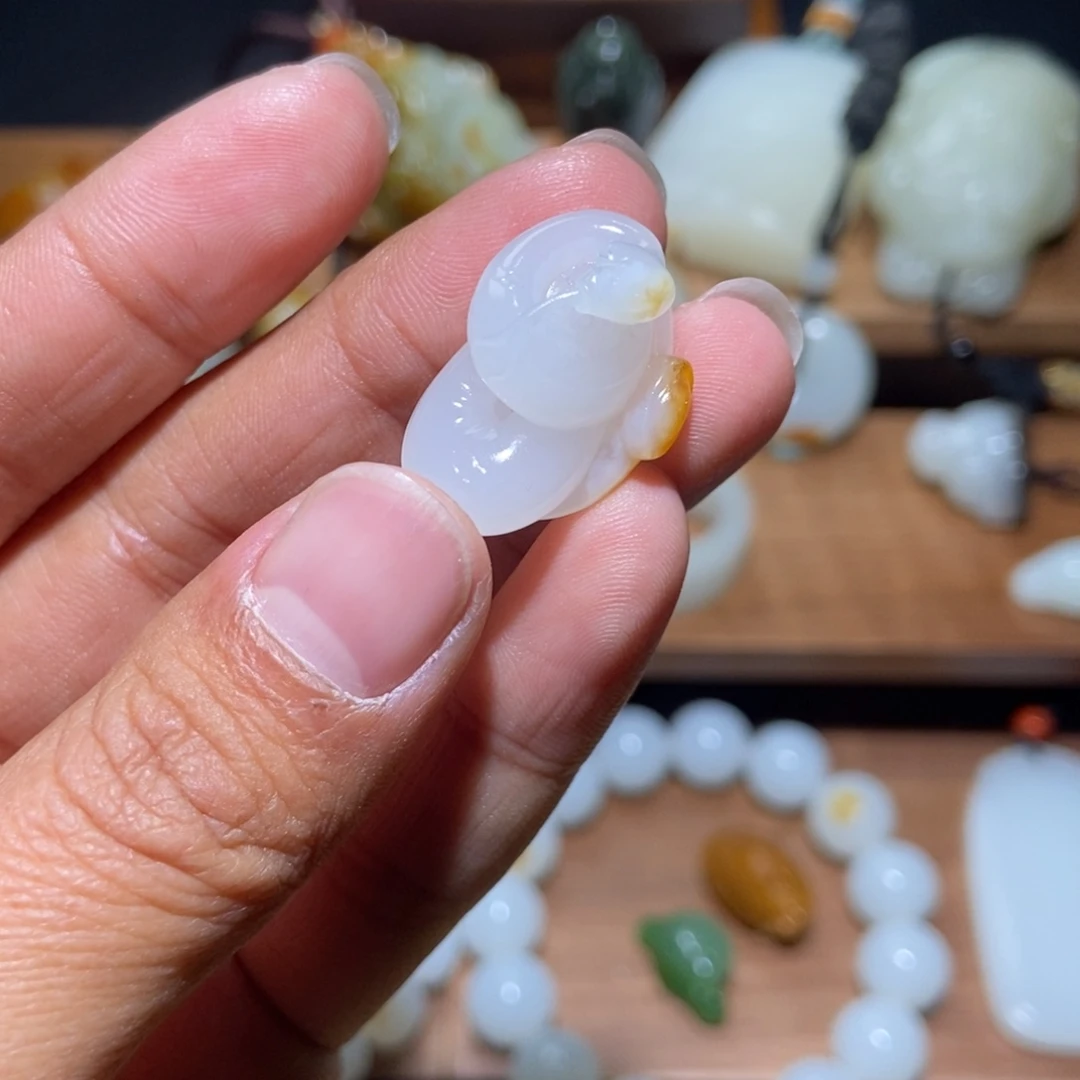 和田玉未镶嵌颈饰