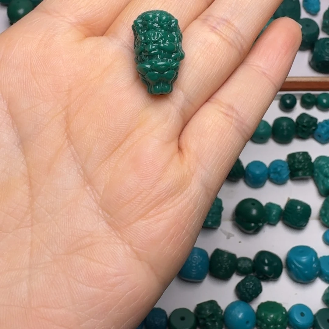 琉璃颈饰科技松配饰