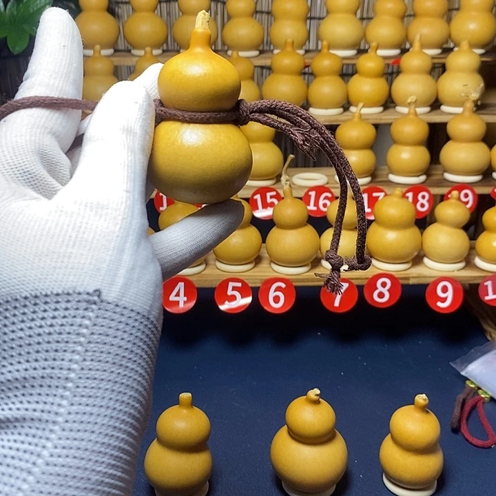 琪***宝大叶紫檀（黑酸枝木类）